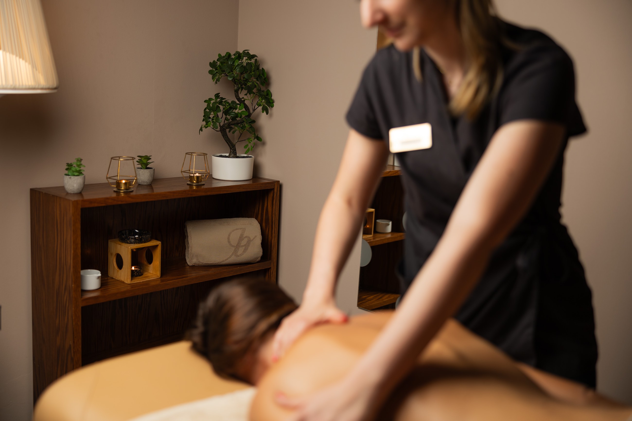 PRIVATE SPA & WHIRLPOOL ESCAPE